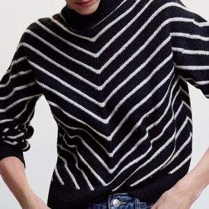 NEW! ANN TAYLOR Factory Striped Cheveron Mock Neck Sweater XL.